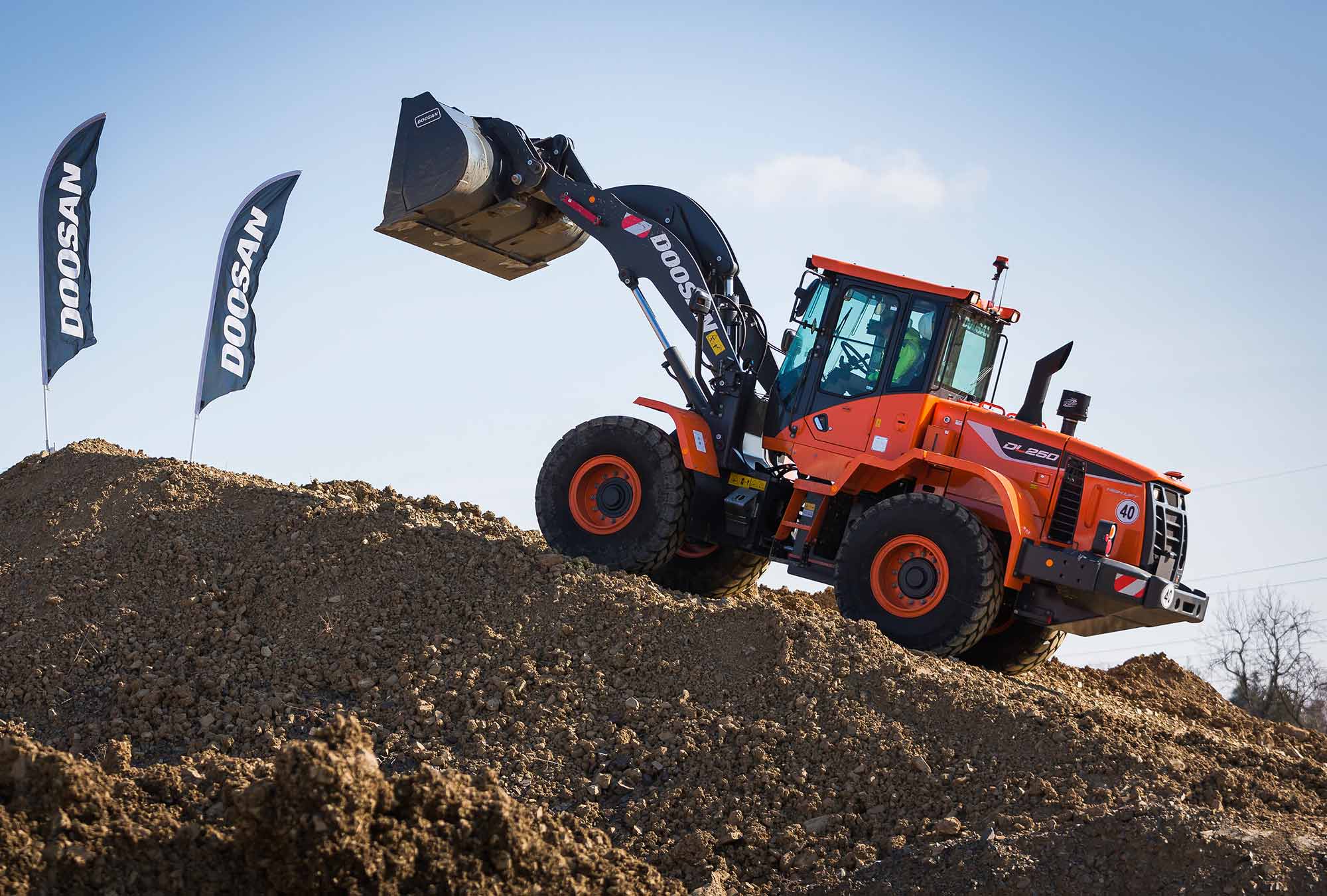 Buy DOOSAN - Wheel Loader - DL250A Online | Machinery for Rent | Qetaat.com