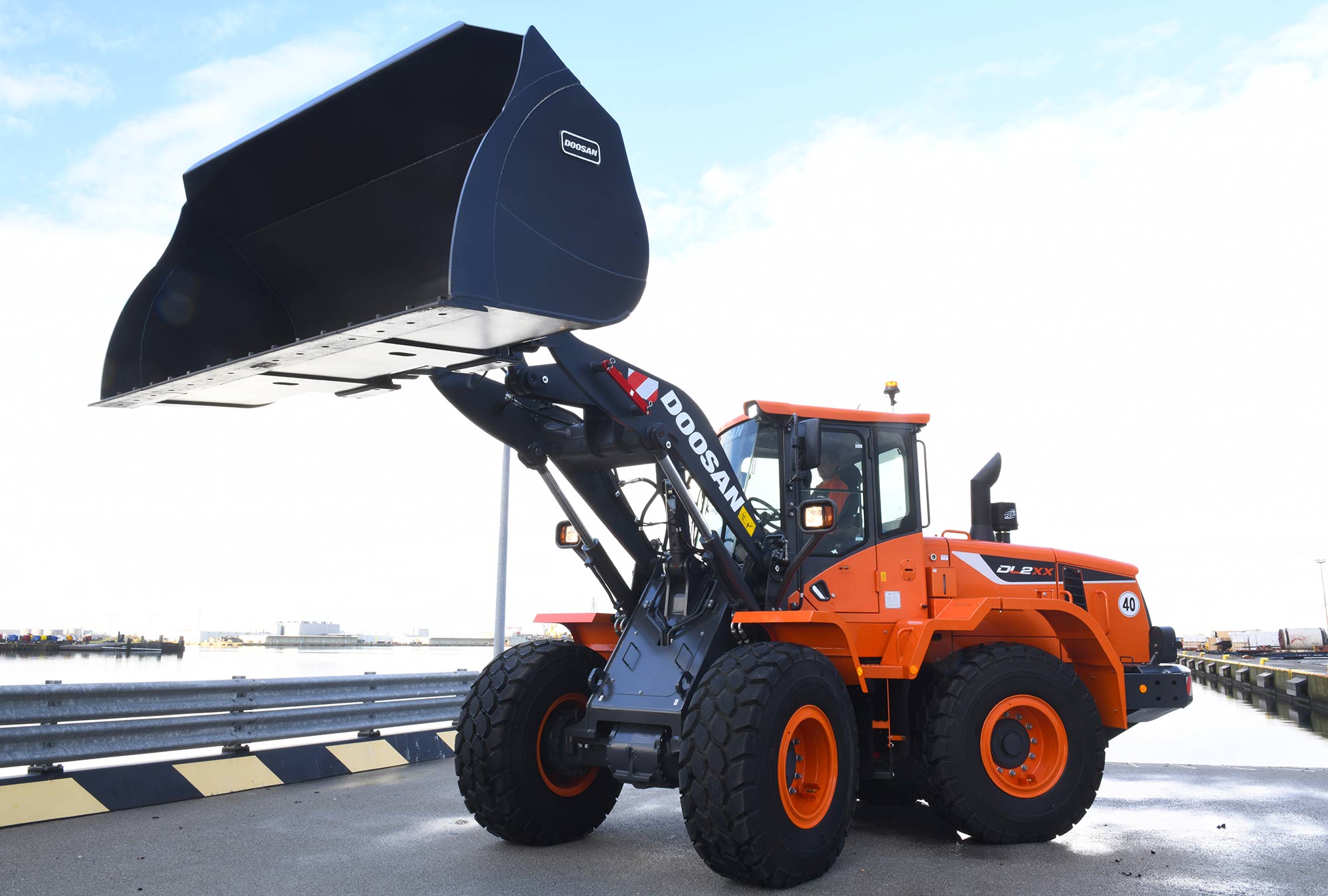 Buy DOOSAN - Wheel Loader - DL250A Online | Machinery for Rent | Qetaat.com