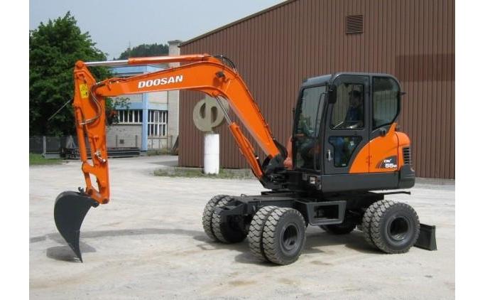 Buy DOOSAN - Mini Excavator - DX55W Online | Machinery for Rent | Qetaat.com