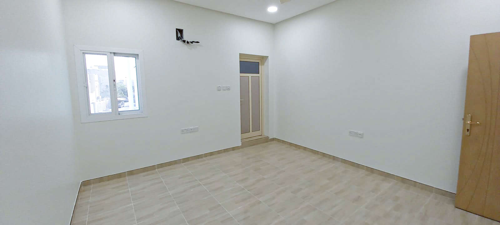 Bright Apartment For Rent - Al Maqsha