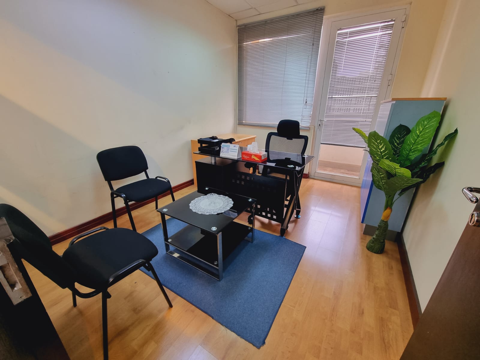 For rent in the Manama Center building, ready-made office spaces